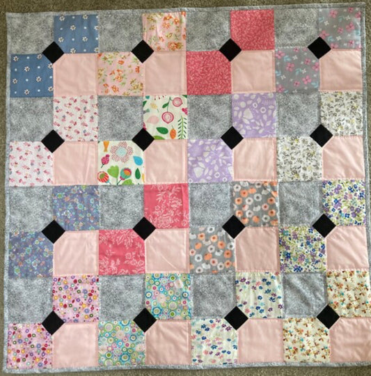 Bows (42" x 42") - Waterlily Quilts